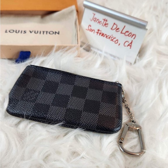 đź–¤LOUIS VUITTON DAMIER GRAPHITE KEY POUCH đź–¤ - Picture 1 of 11